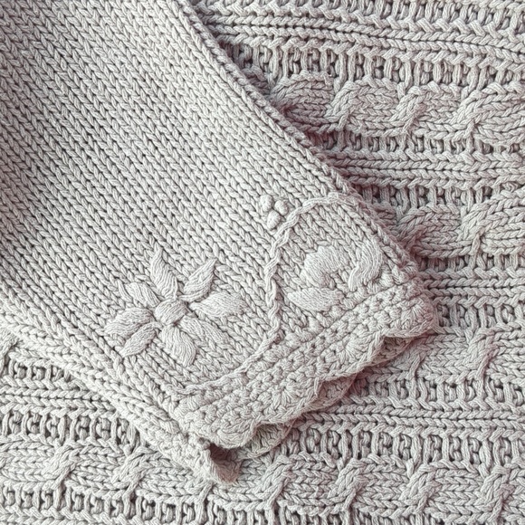 By Design Essentials sweater - Picture 4 of 4